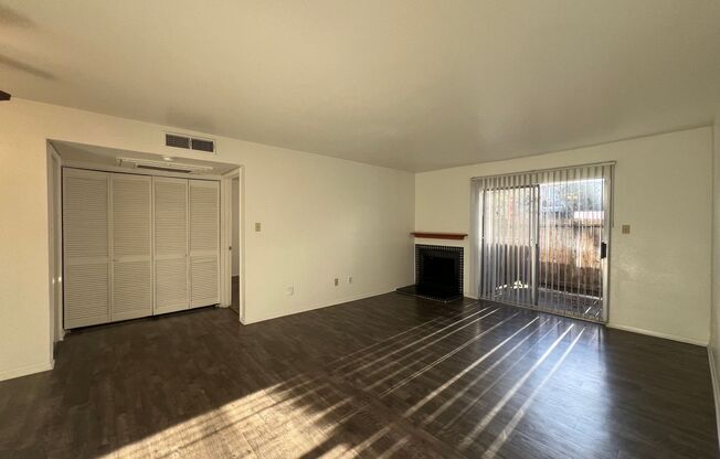 1 bed, 1 bath, 660 sqft, $1,040, Unit 209