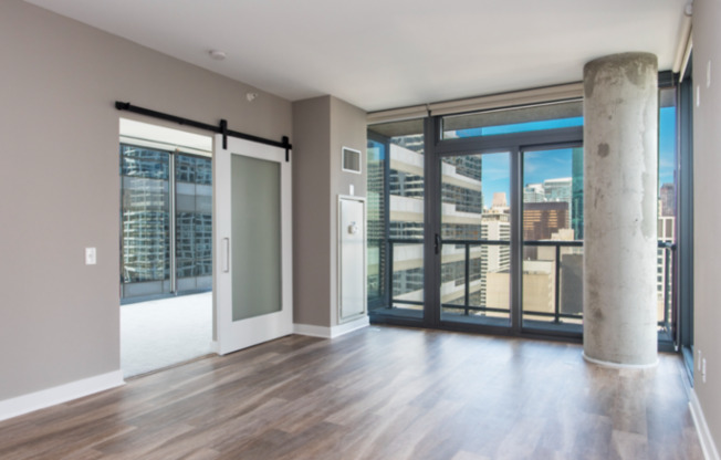 501 E ILLINOIS