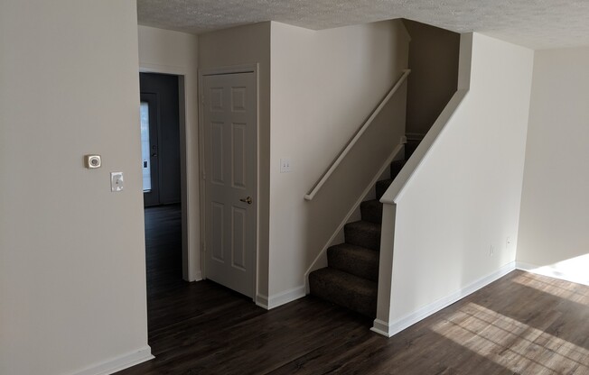 3 beds, 2.5 baths, 1,299 sqft, $1,520, Unit 01 - 7808