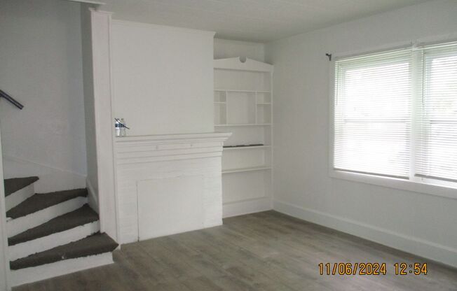 2 beds, 1 bath, $1,400