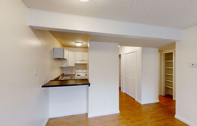 1 bed, 1 bath, 465 sqft, $595