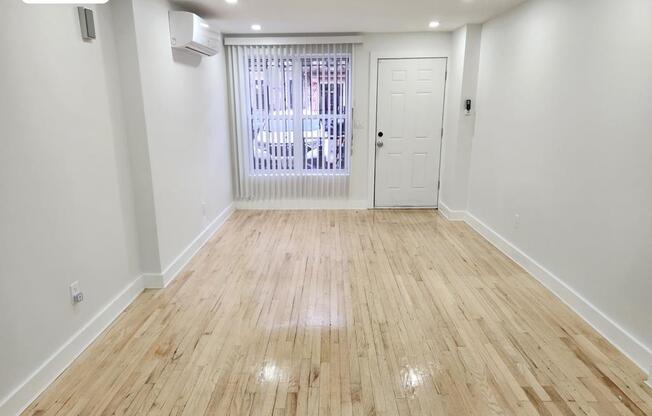 1 bed, 1 bath, $3,500, Unit 1