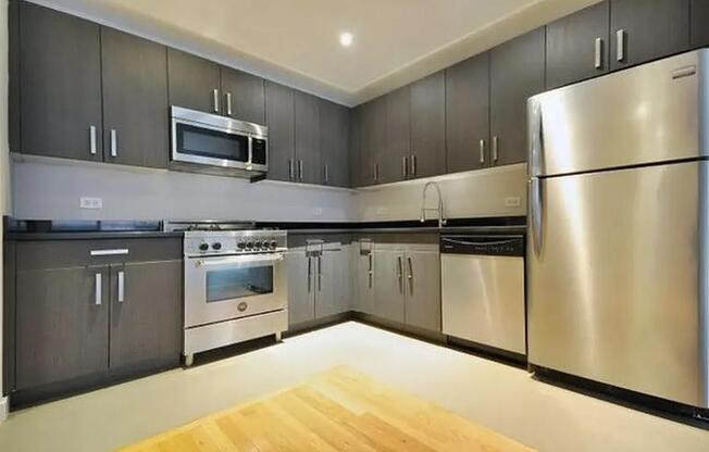 537 W 27 ST