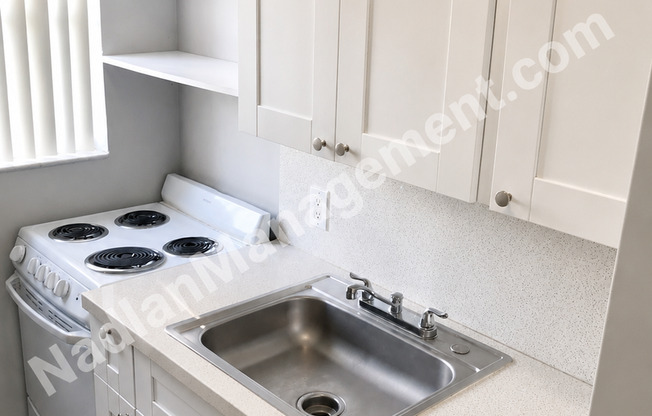 2 beds, 1 bath, 750 sqft, $1,800, Unit 5200-4