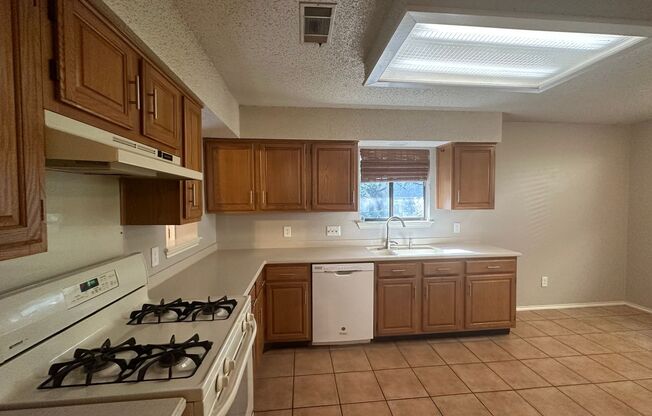 SFH -   OFF PARMER / McNEIL AREA - **2wks free rent qualified app & lease through 5/31/27**