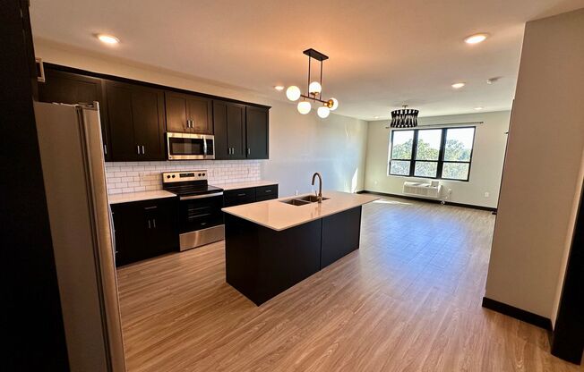 1 bed, 1 bath, $1,355, Unit 310