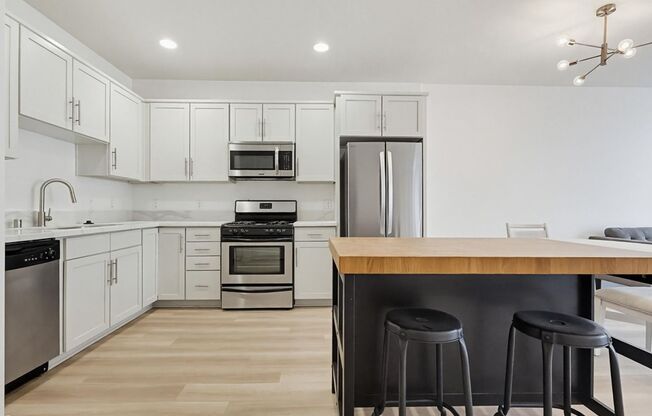 2 beds, 2 baths, 1,127 sqft, $3,500, Unit 208