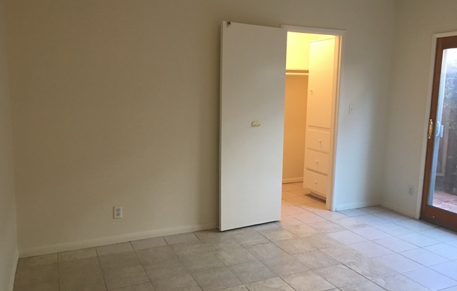 2 beds, 1 bath, 1,000 sqft, $2,650