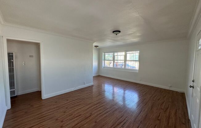 2 beds, 1 bath, 960 sqft, $2,295, Unit Compton Duplex 2128