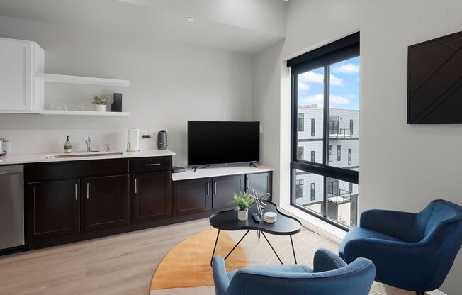 Studio, 1 bath, 394 sqft, $1,100, Unit 2418