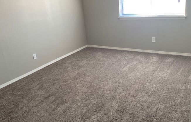 2 beds, 2 baths, 960 sqft, $805, Unit 127