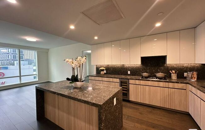 2 beds, 2 baths, 1,343 sqft, $5,003, Unit 1008