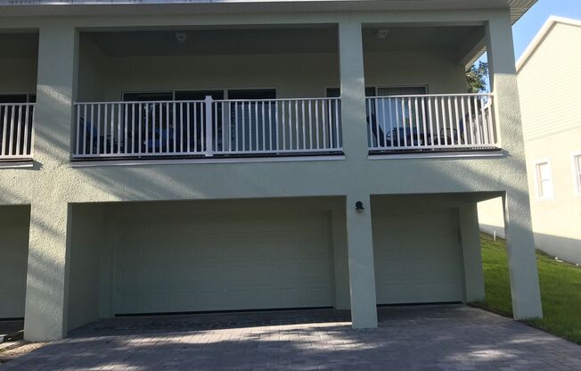 Furnished very clean 3 bed/ 2 bath/ 3 car garage duplex