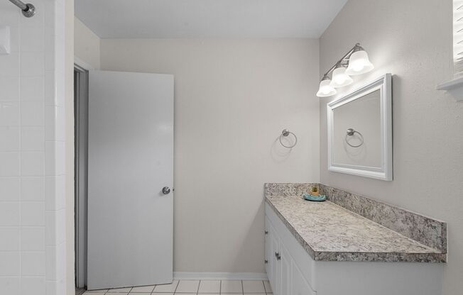 1 bed, 1 bath, 648 sqft, $1,075, Unit #4