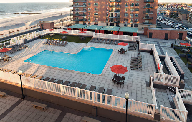 Pool at 10 West Apartments