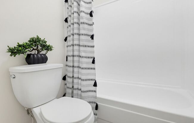 1 bed, 1 bath, 613 sqft, $2,225, Unit 23