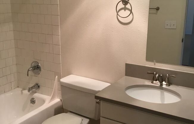 2 beds, 2 baths, 847 sqft, $1,550, Unit 15