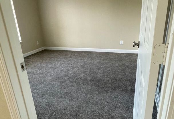 2 beds, 2 baths, 900 sqft, $2,595, Unit 36