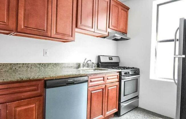 4 beds, 2 baths, 1,000 sqft, $4,200, Unit 63