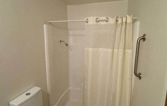 2 beds, 2 baths, $1,975