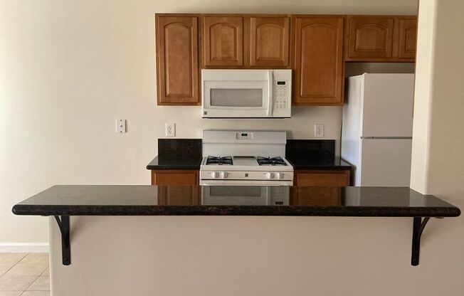 2 beds, 1 bath, 918 sqft, $2,945, Unit 037