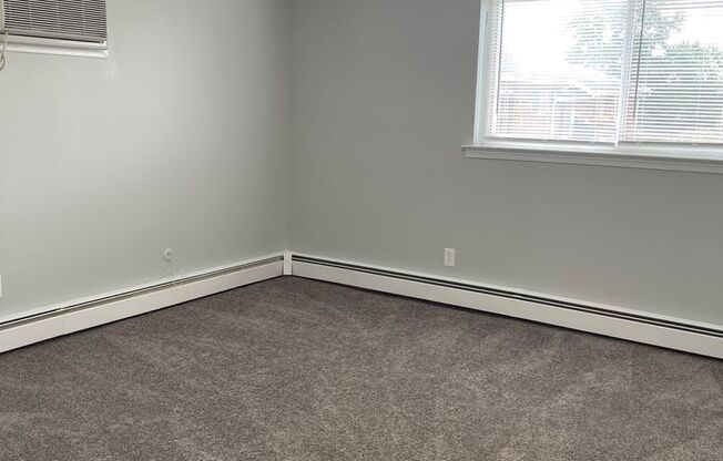 2 beds, 1 bath, 800 sqft, $1,695, Unit D - 12