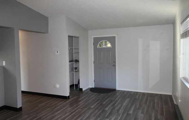 2 beds, 1 bath, $1,295