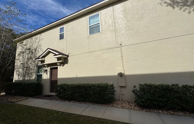 3 BEDROOM. 2.5 BATHROOM TOWNHOME IN OVIEDO