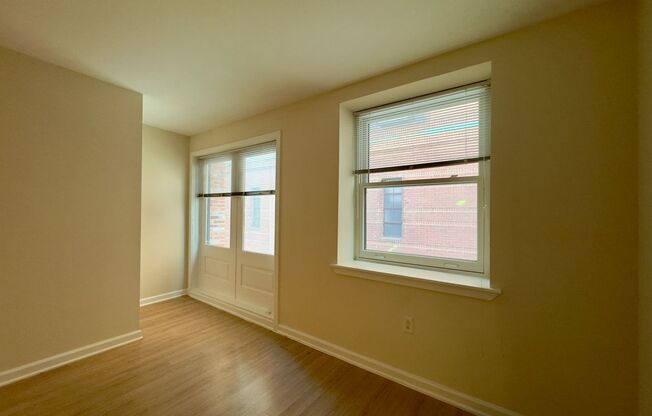 2 beds, 1 bath, 913 sqft, $1,399, Unit 413 Unit 204