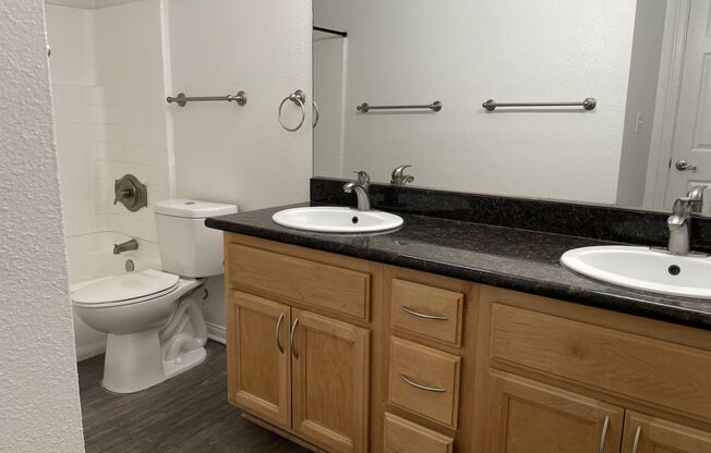 2 beds, 1 bath, 890 sqft, $2,595, Unit 0034