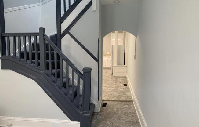 3 beds, 1 bath, 1,152 sqft, $1,550