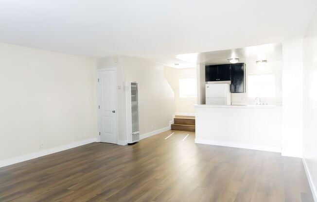 2 beds, 2 baths, 945 sqft, $2,650, Unit 57-203