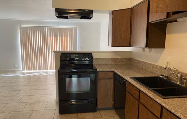1 bed, 1 bath, 600 sqft, $900, Unit 02