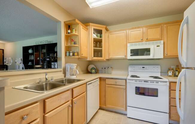 Mallard Ridge Apartments in Maple Grove, MN Kitchen