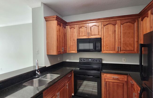 Freshly Updated 3 bedroom 2 bath at The Madison at Metrowest