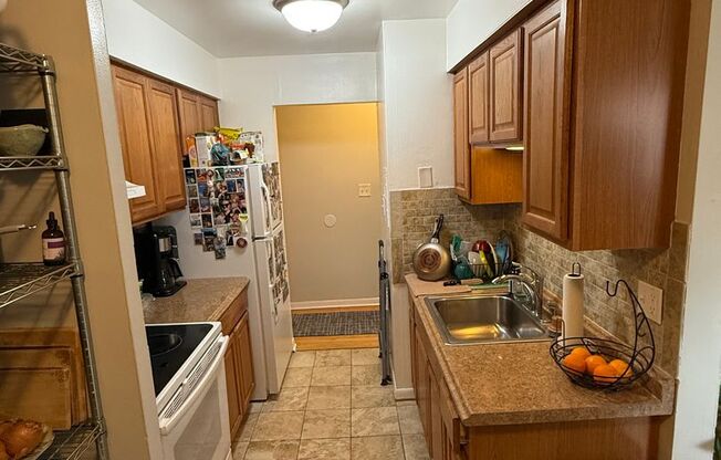1 bed, 1 bath, $2,045, Unit 559
