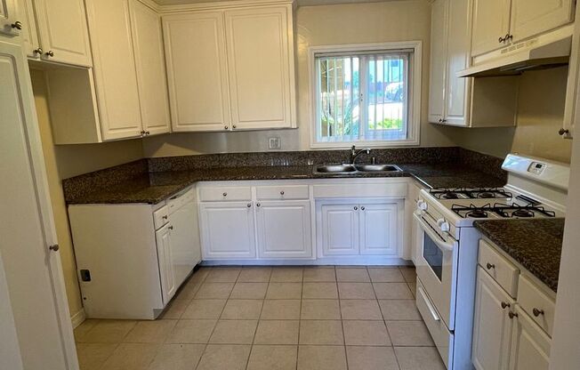 1 bed, 1 bath, 652 sqft, $1,900, Unit Apt 18