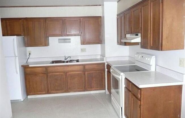 2 beds, 1 bath, $725, Unit #11