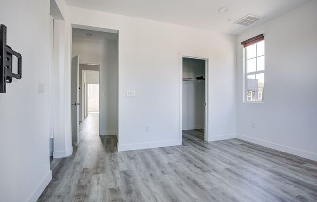 3 beds, 2.5 baths, $3,500