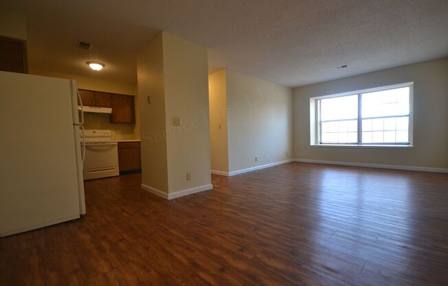 2 beds, 1 bath, 750 sqft, $725, Unit B 05