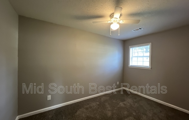 1462 ROBIN HOOD LN