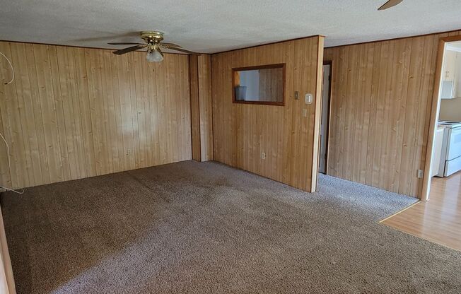 2 beds, 1 bath, $1,250