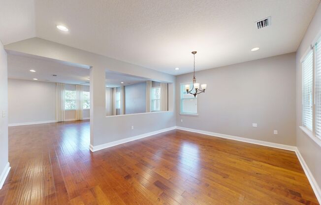 Spacious 5 bedroom, 3 bathroom home for rent in the heart of Mandarin in Whitmore Oaks!