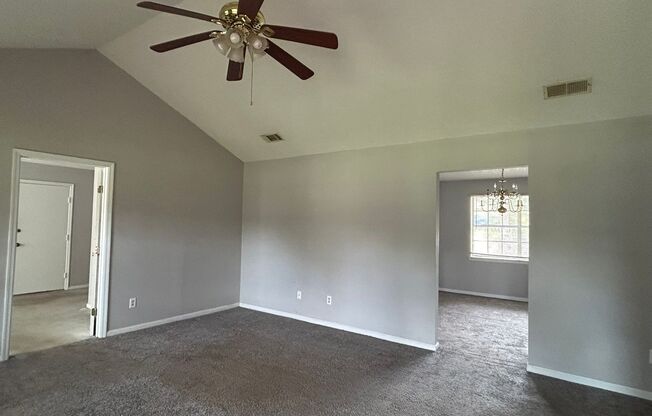 FALL MOVE-IN SPECIAL: 50% OFF 1st MONTH'S RENT!**