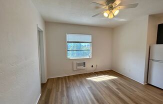 1 bed, 1 bath, 257 sqft, $1,000, Unit Unit 5