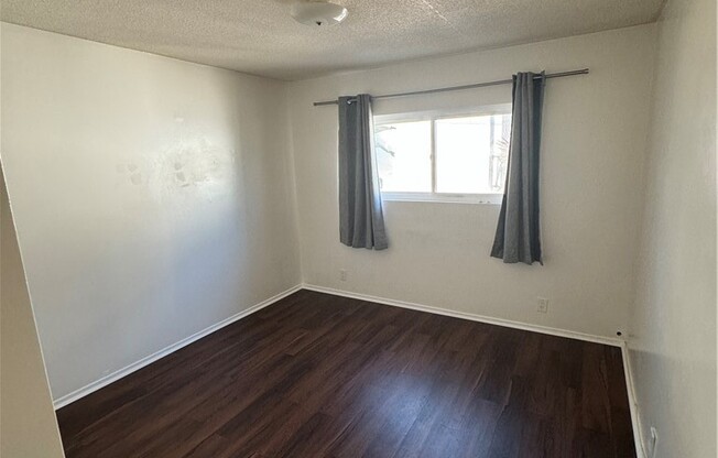 3 beds, 1.8 baths, 1,150 sqft, $3,300, Unit 4