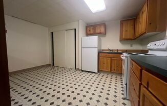 1 bed, 1 bath, $1,103, Unit Room B1