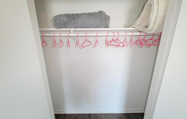 2 beds, 1 bath, 720 sqft, $1,219