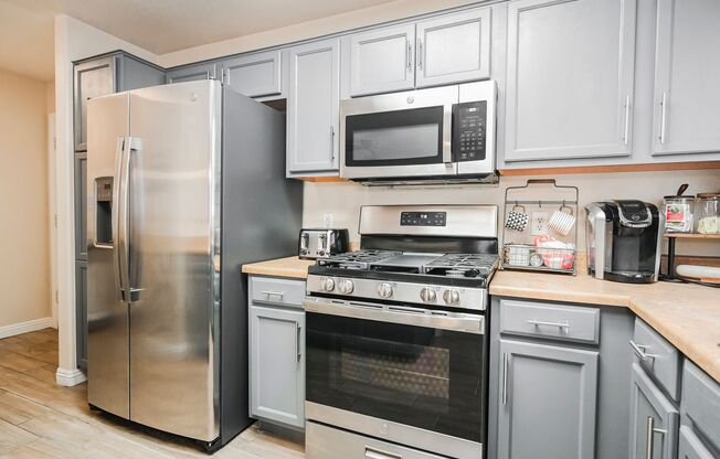 2 beds, 2 baths, $1,700
