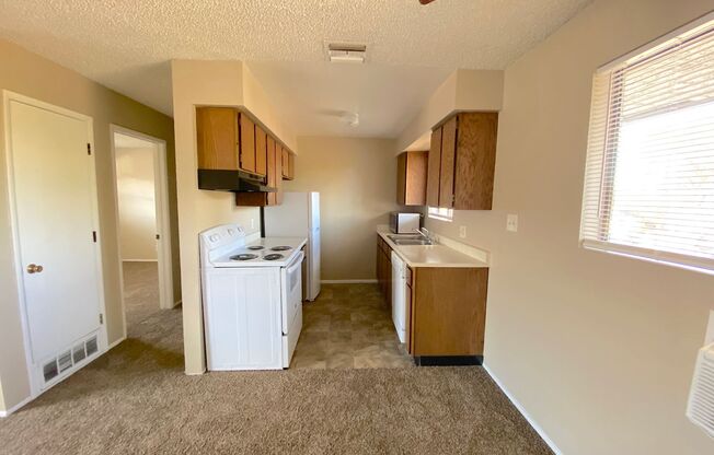 1 bed, 1 bath, 576 sqft, $995, Unit 02